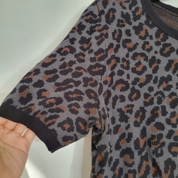 Ann Taylor Animal Print Short Sleeve Knit Sweater Top Gray Brown Size Medium - Picture 4 of 10